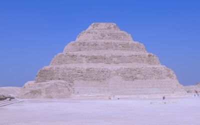 Najstarsze budowle świata – piramida Dżesera i Stonehenge to jedne z 10 najstarszych budowli